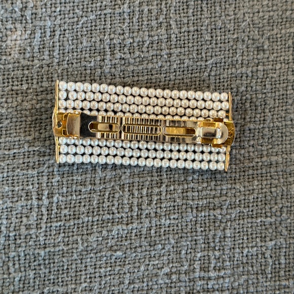 9 Rows of Pearls Hair Clip - Picture 2 of 5